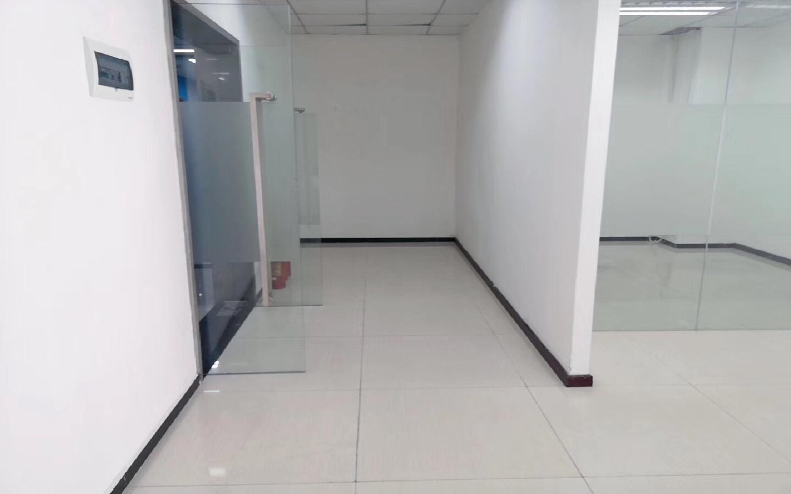 兰光科技园写字楼出租216平米精装办公室56元/m².月