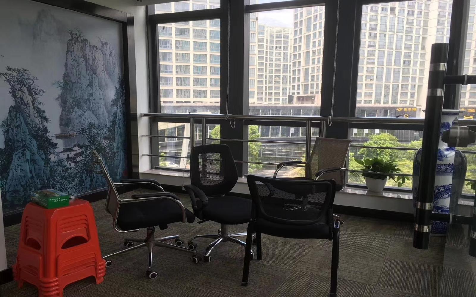 珠江国际中心写字楼出租248平米精装办公室24500元/间.月