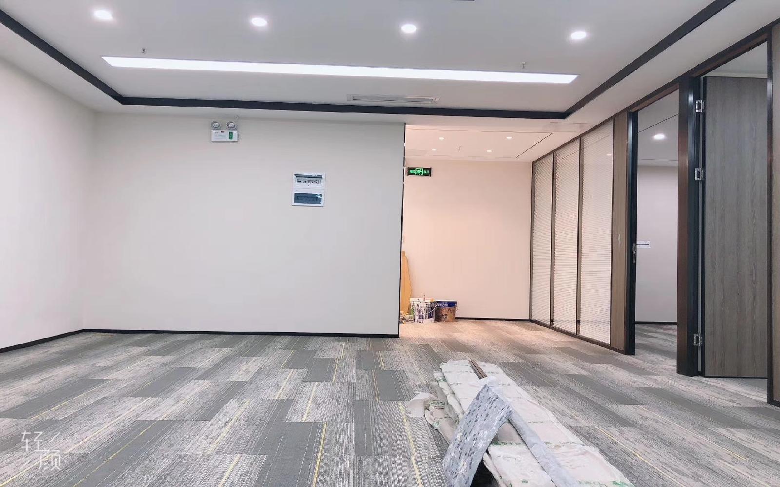 长虹科技大厦写字楼出租223平米精装办公室90元/m².月
