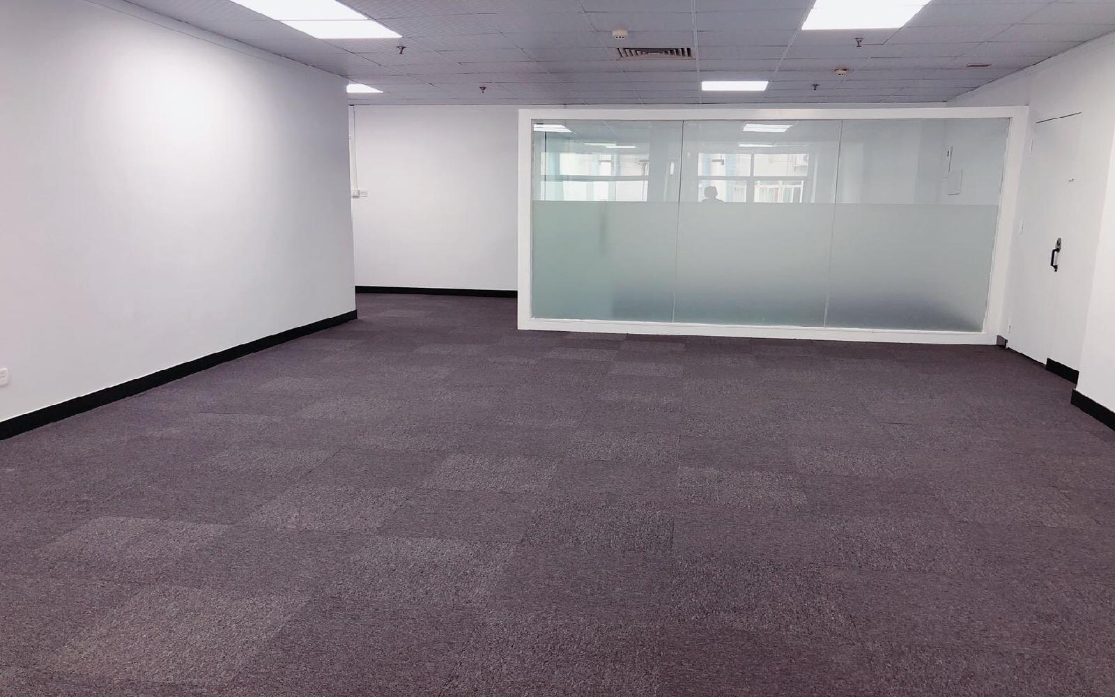 恒裕中心写字楼出租156平米精装办公室110元/m².月