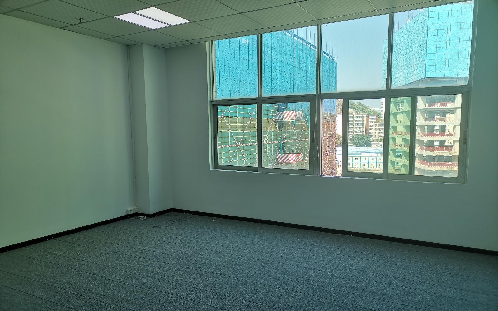华文大厦写字楼出租92平米简装办公室78元/m².月