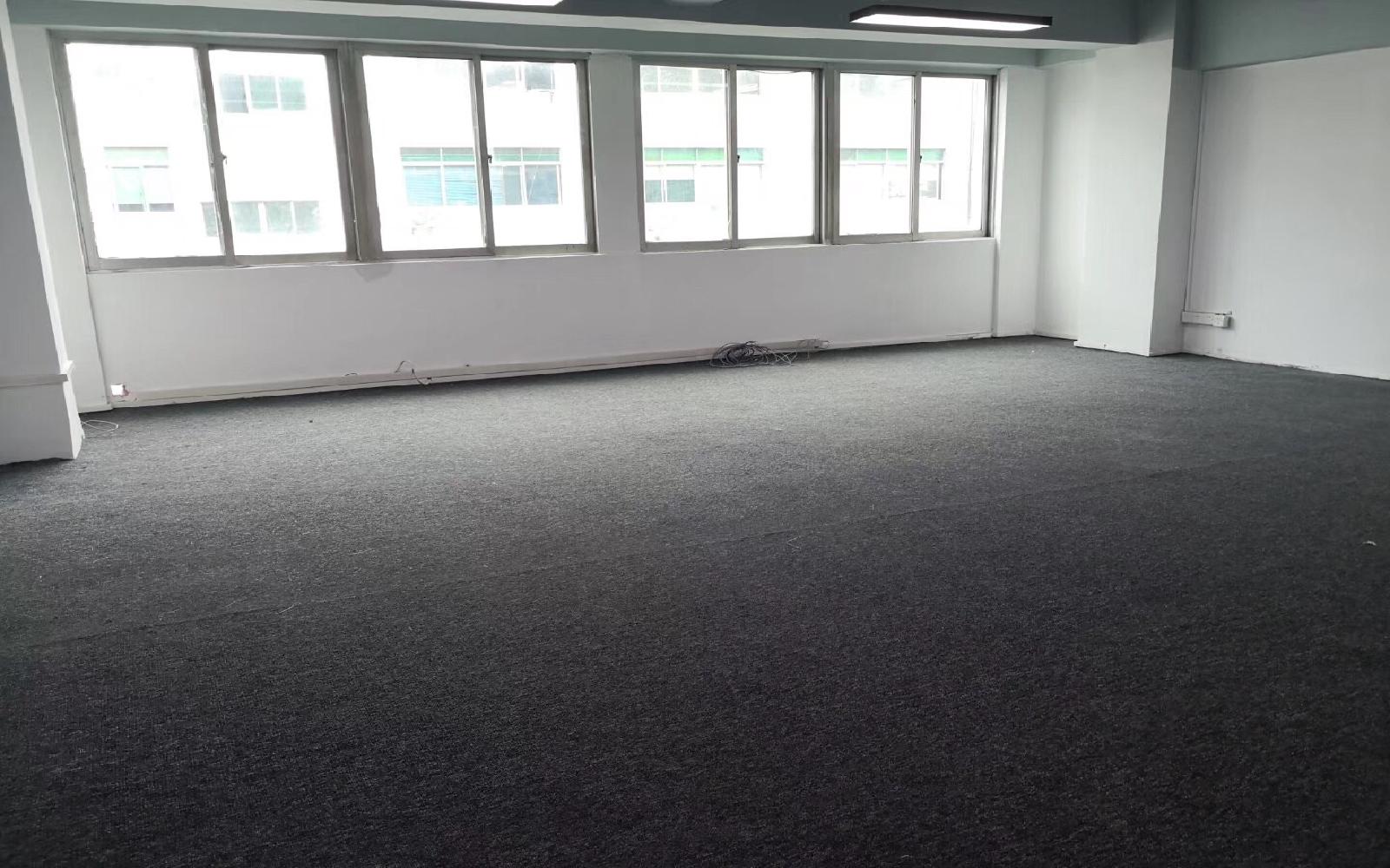 兴龙富创客园写字楼出租105平米精装办公室52元/m².月