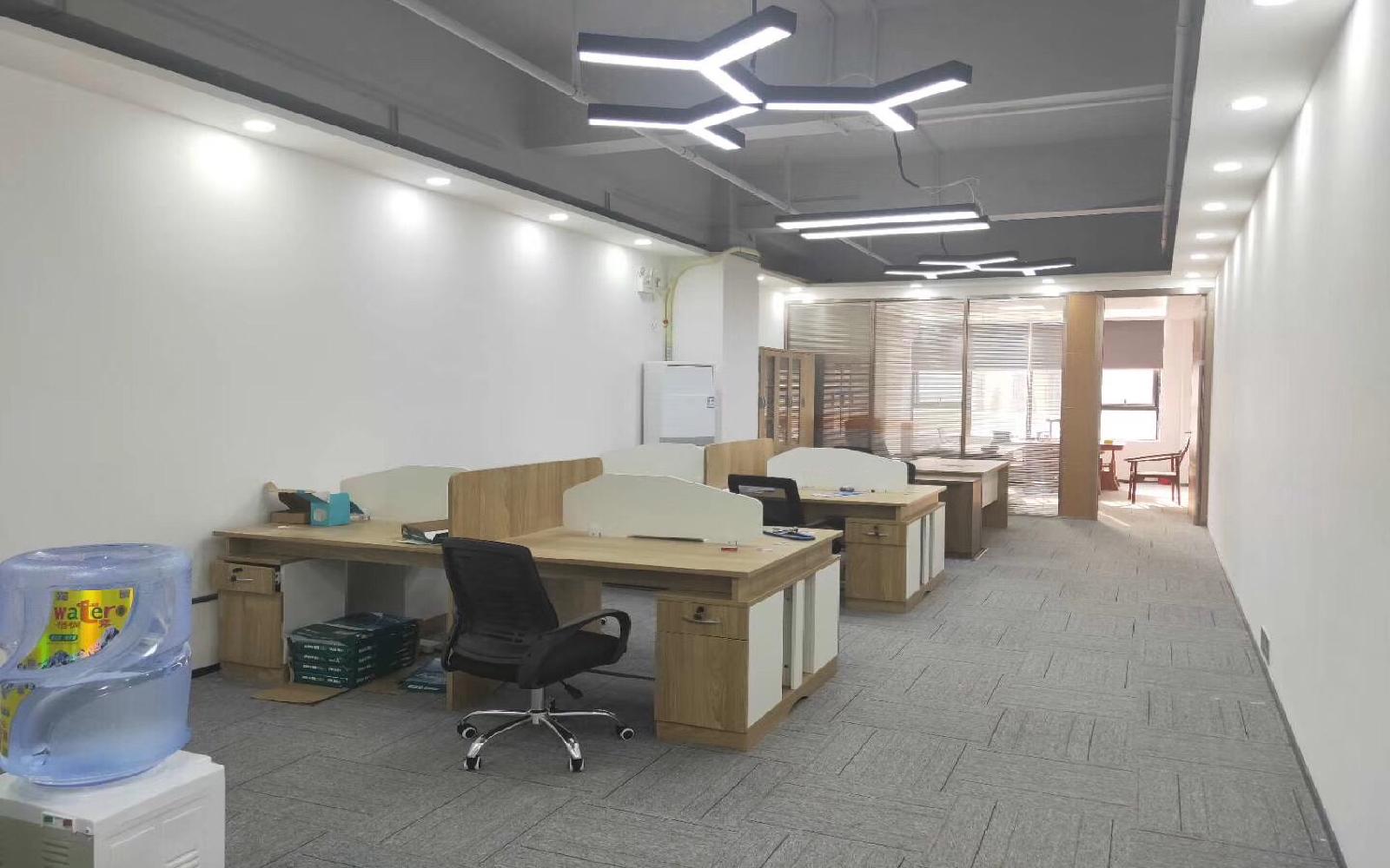 智慧谷创新广场写字楼出租155平米精装办公室65元/m².月