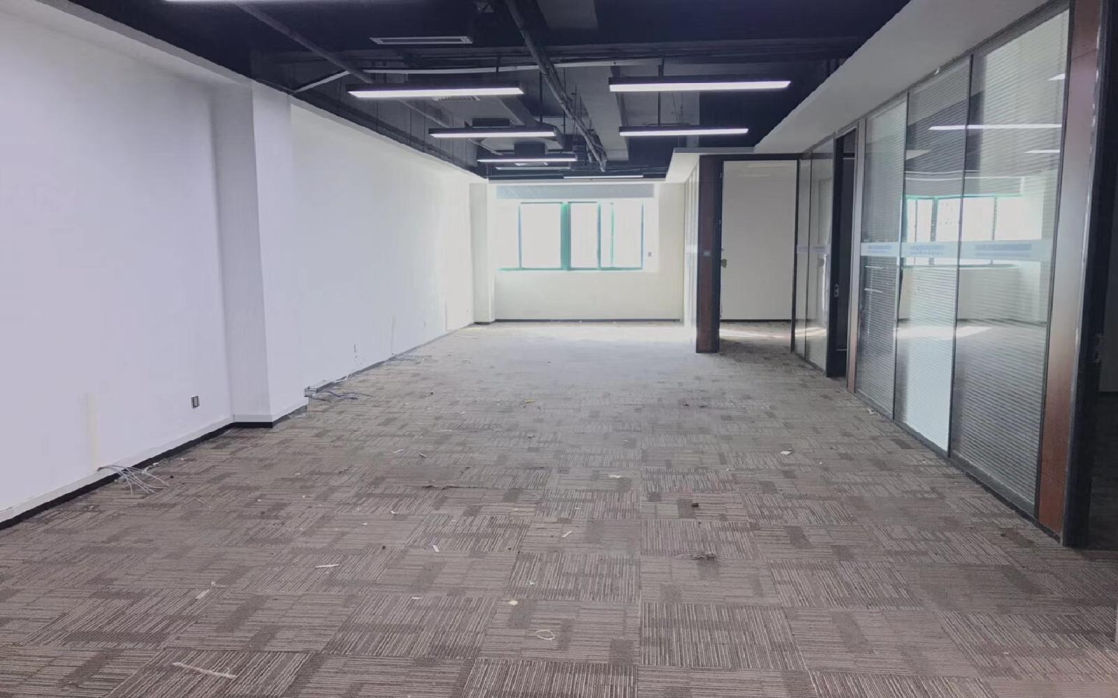 高新技术产业园写字楼出租313平米精装办公室63元/m².月