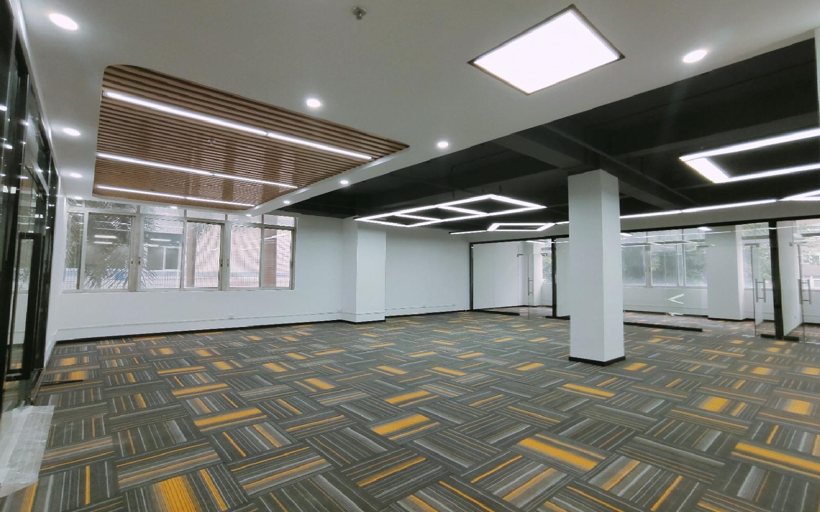 麻雀岭工业区M2栋写字楼出租428平米精装办公室65元/m².月