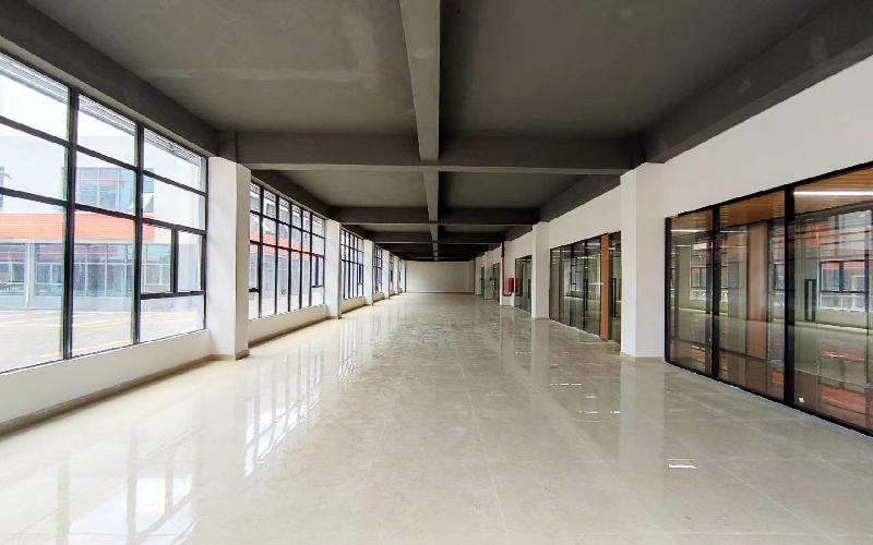 顺景创业园写字楼出租188平米精装办公室43元/m².月