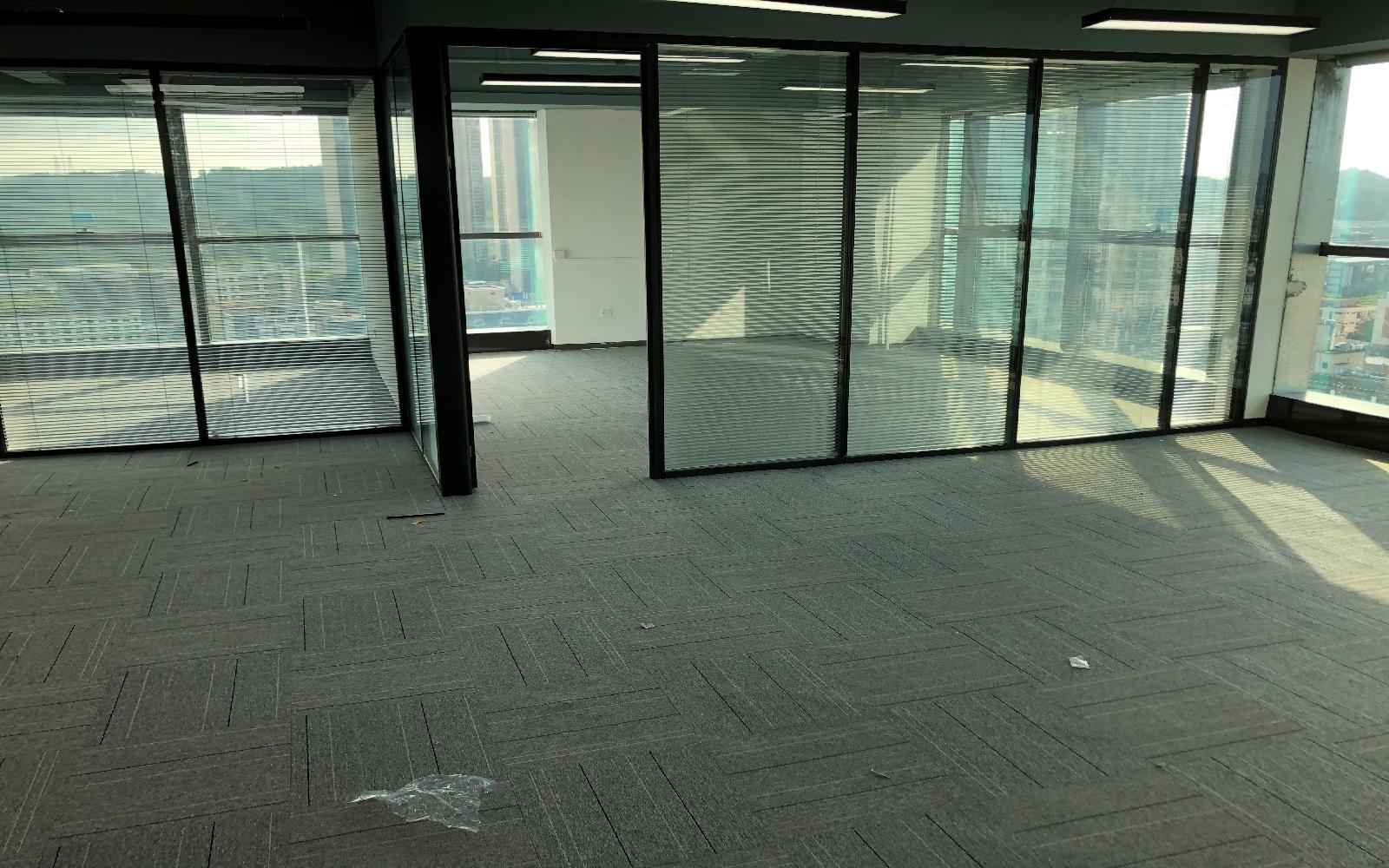 江南时代大厦写字楼出租246平米标准交付办公室68元/m².月