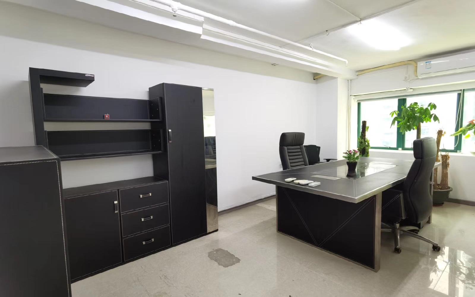 龙泰利科技大厦写字楼出租355平米精装办公室68元/m².月