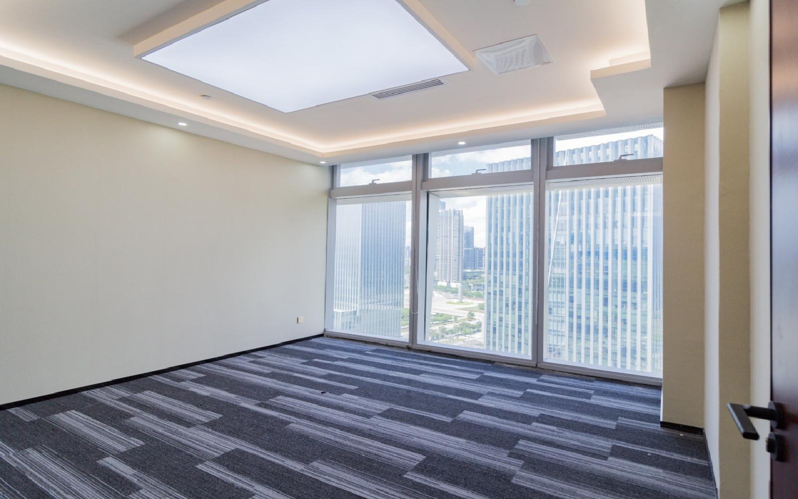 易尚中心写字楼出租423平米精装办公室150元/m².月