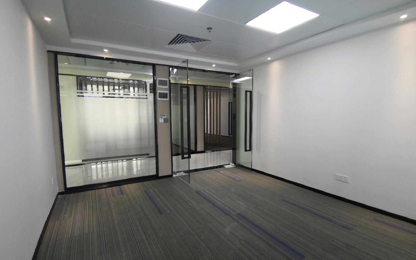 麻雀岭工业区M10栋写字楼出租75平米精装办公室69元/m².月