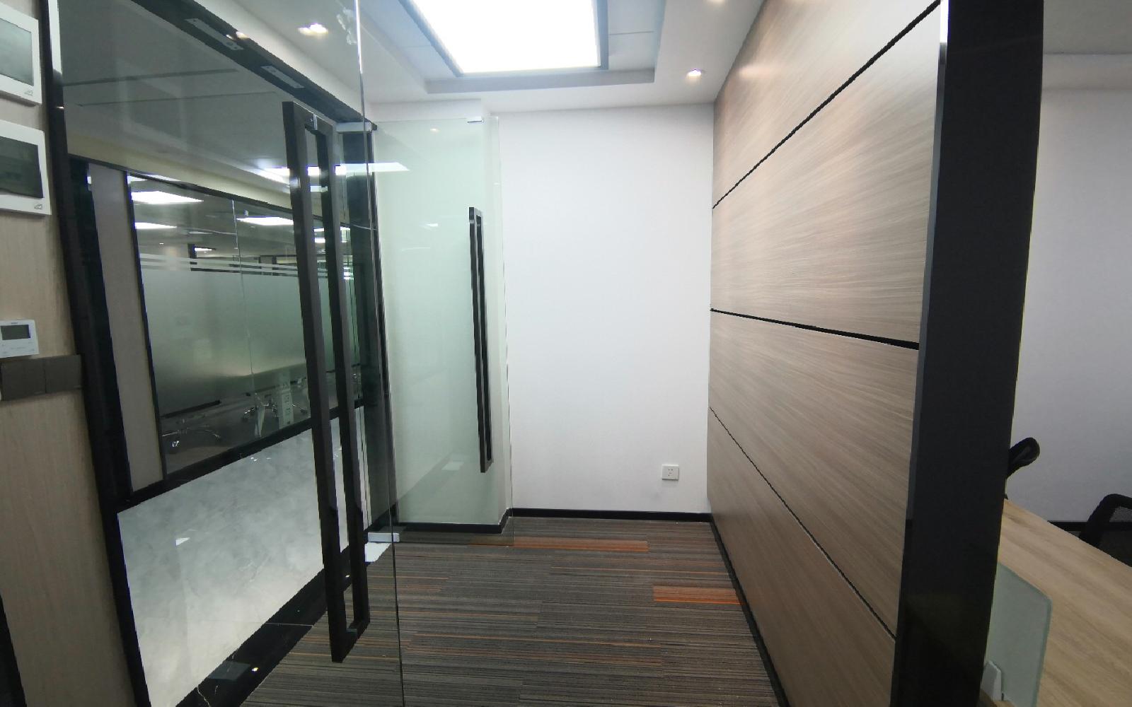 麻雀岭工业区M10栋写字楼出租92平米精装办公室69元/m².月