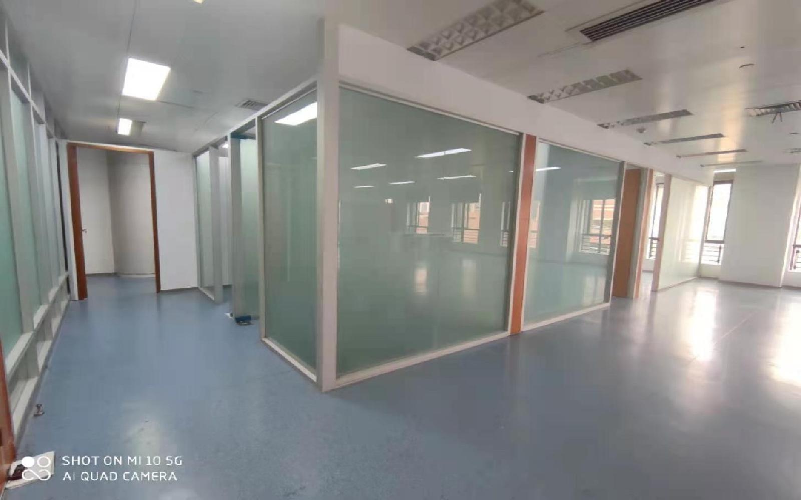 九洲电器大厦写字楼出租494平米简装办公室120元/m².月