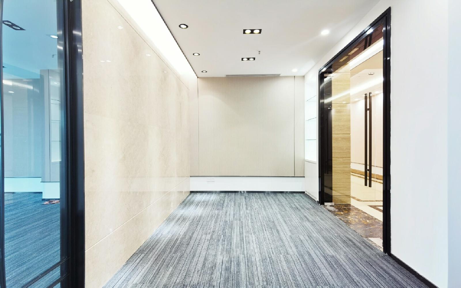 中铁南方总部大厦写字楼出租233平米豪装办公室230元/m².月