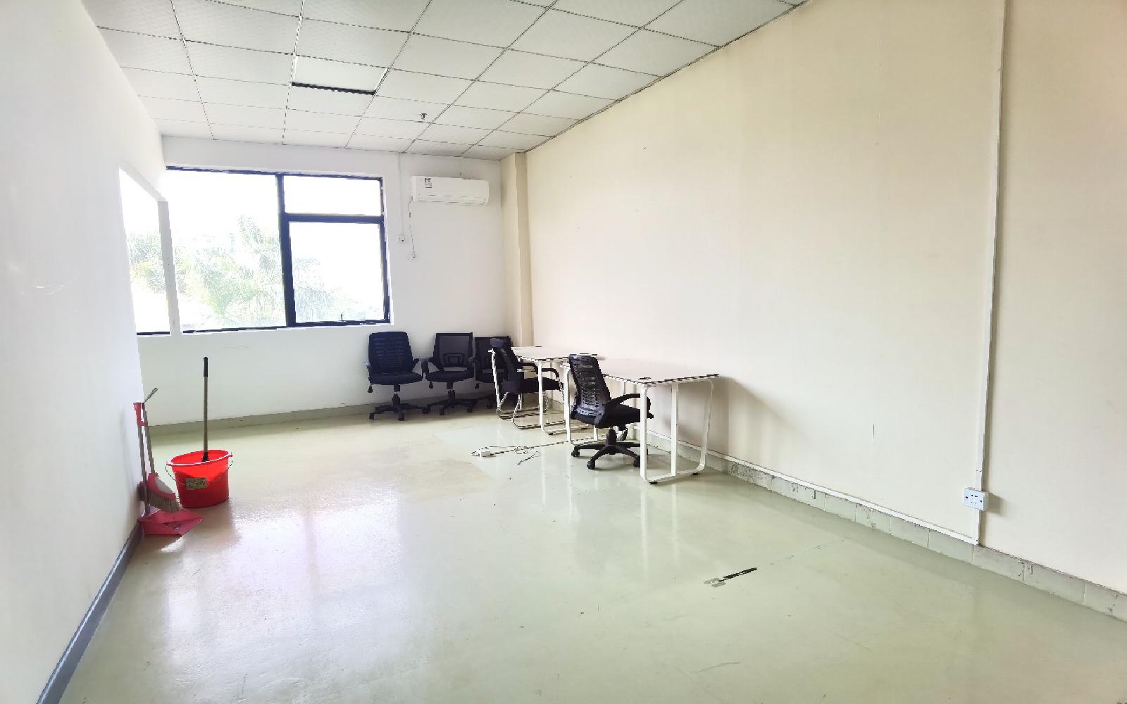 南山睿园写字楼出租135平米精装办公室60元/m².月