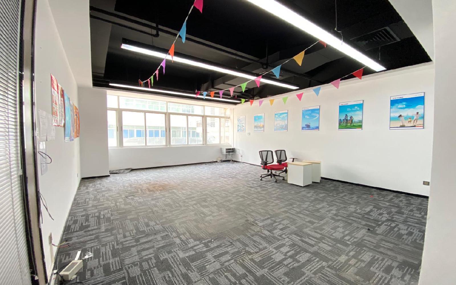虚拟大学园写字楼出租211平米精装办公室65元/m².月