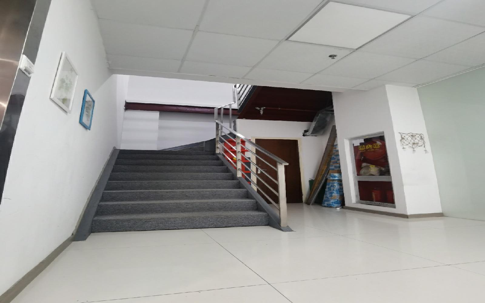 软件产业基地写字楼出租450平米精装办公室80元/m².月