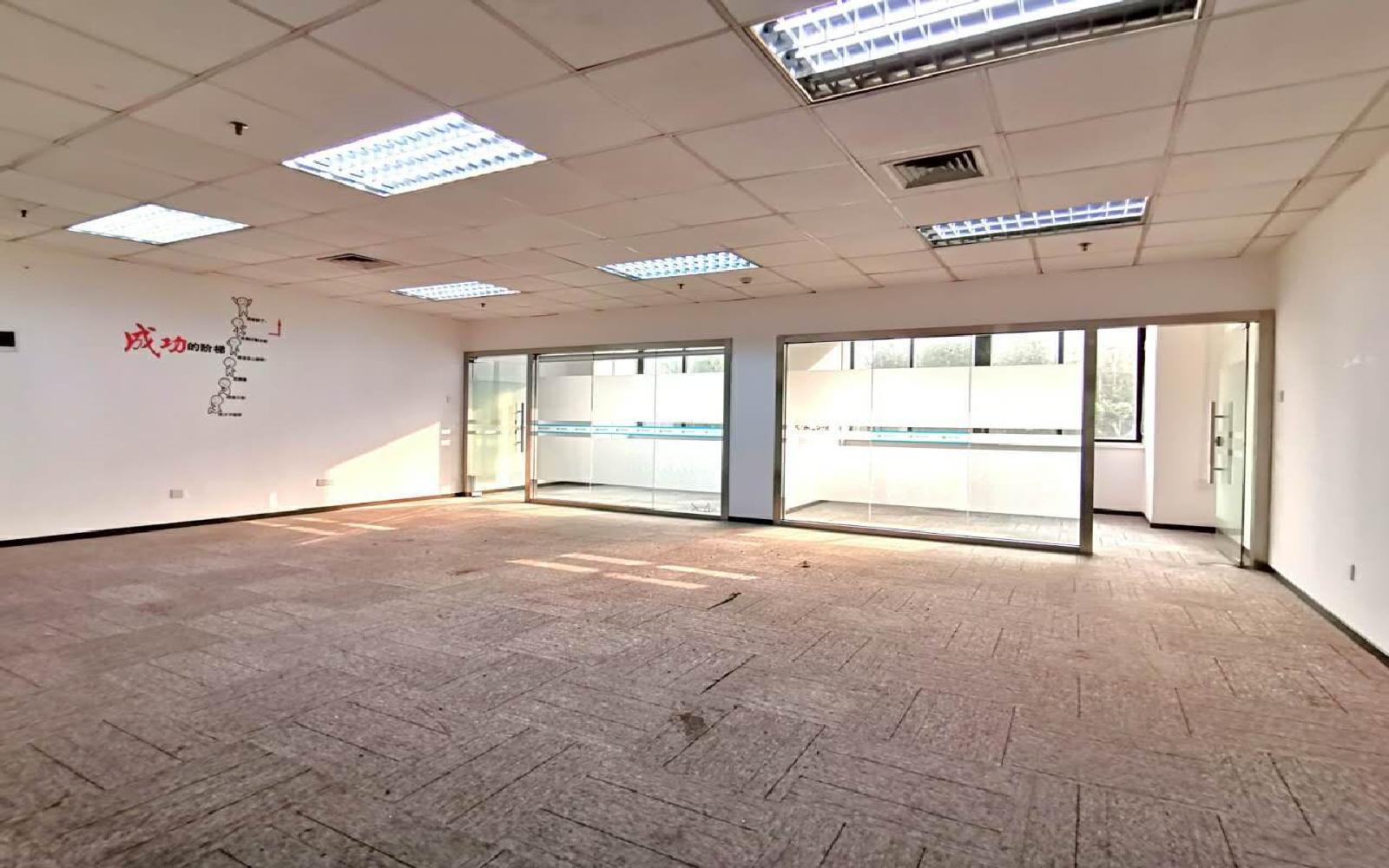 明华国际会议中心写字楼出租135平米精装办公室90元/m².月