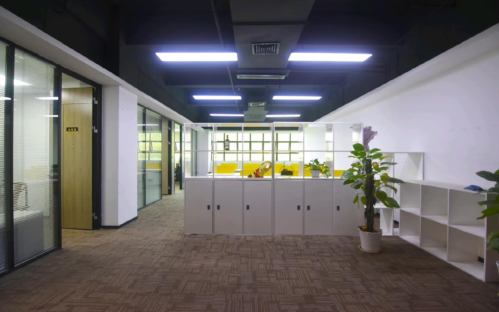南山云谷创新产业园（一期）写字楼出租307平米豪装办公室65元/m².月