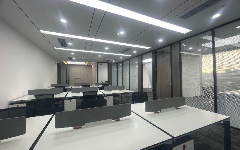 香槟金融中心写字楼出租320平米精装办公室130元/m².月