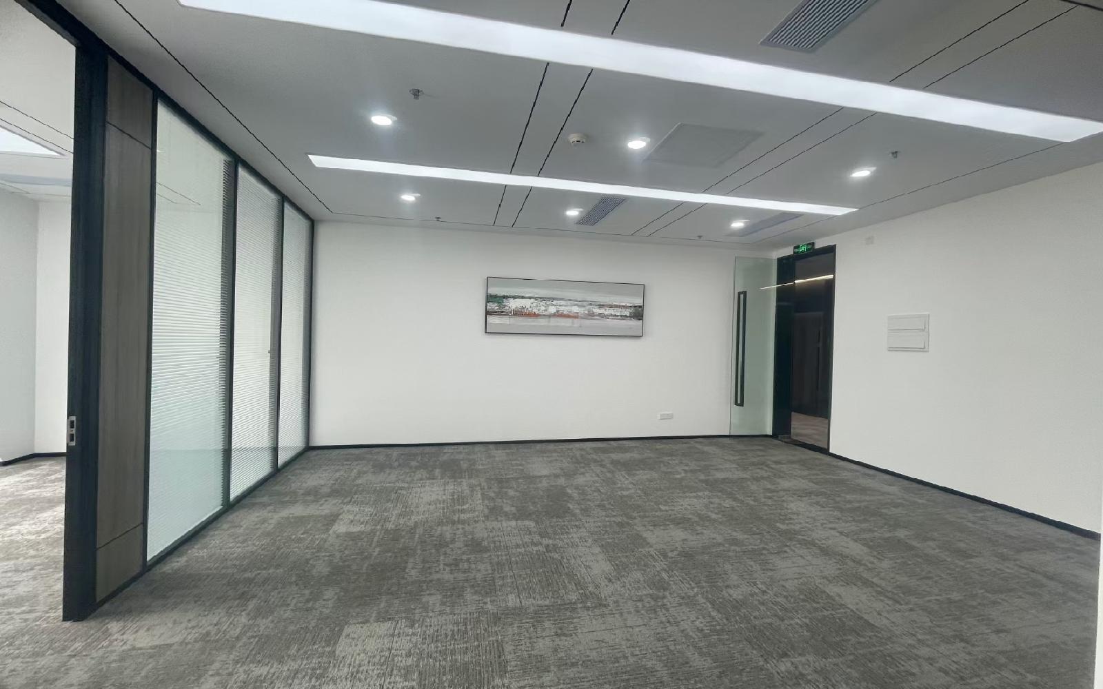 香槟金融中心写字楼出租238平米简装办公室130元/m².月