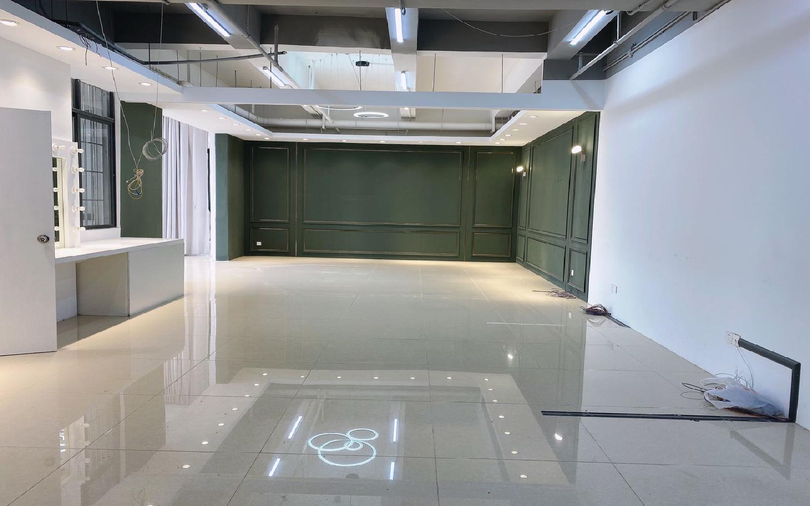 兴华工业大厦写字楼出租374平米精装办公室50元/m².月