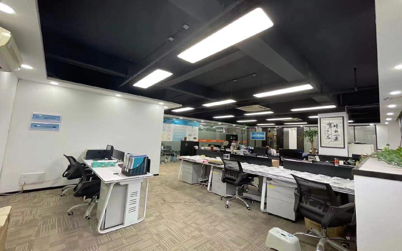 南山软件园写字楼出租285平米豪装办公室70元/m².月