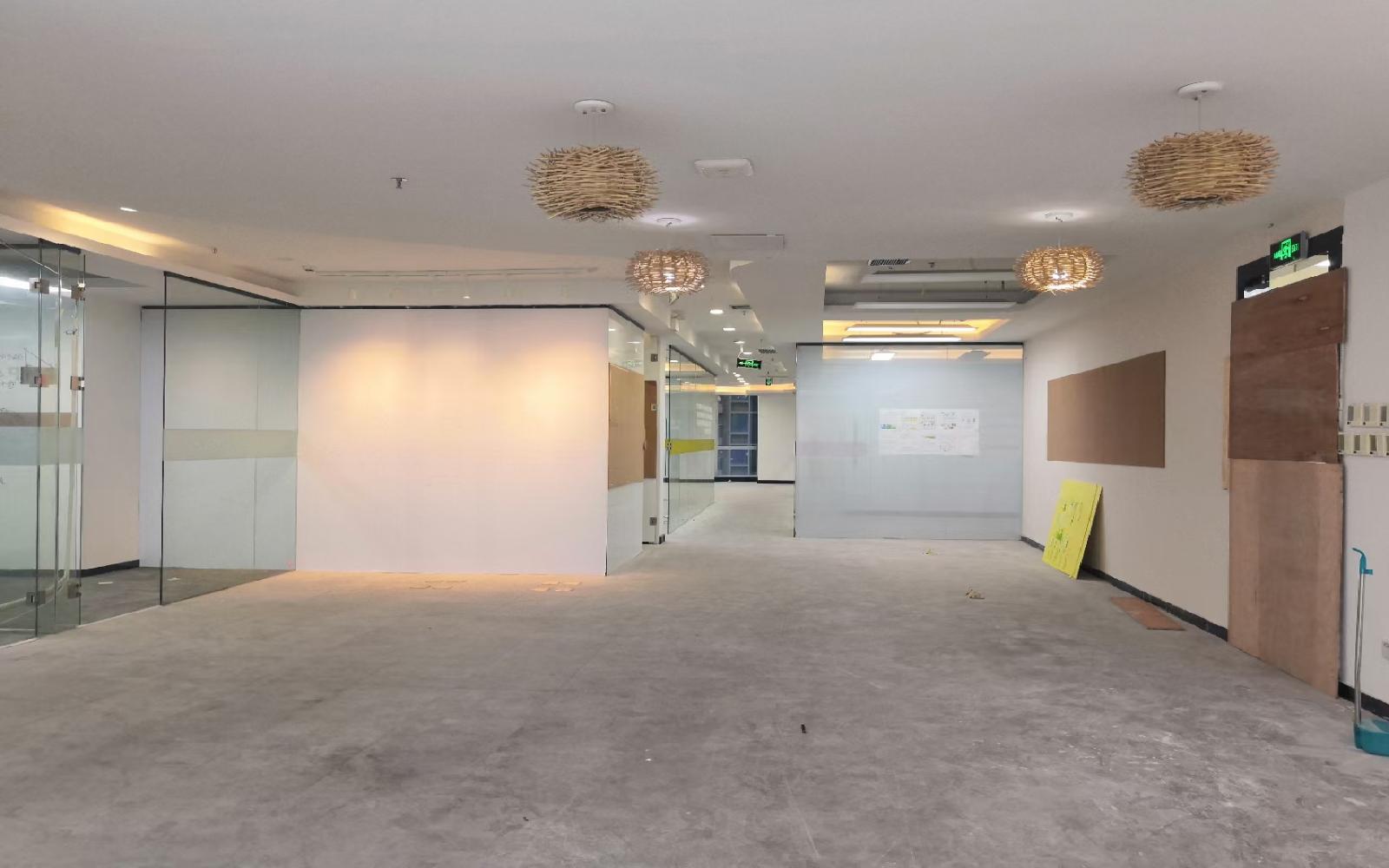 华润城大冲商务中心写字楼出租591平米豪装办公室155元/m².月