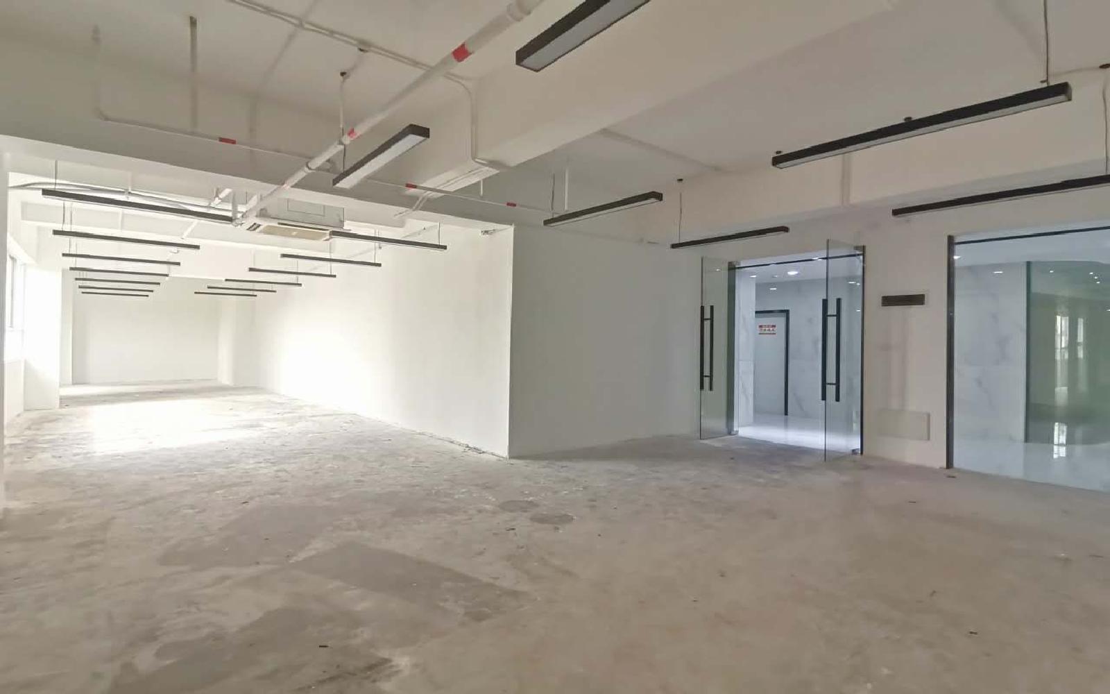 南油第四工业区写字楼出租206平米豪装办公室70元/m².月