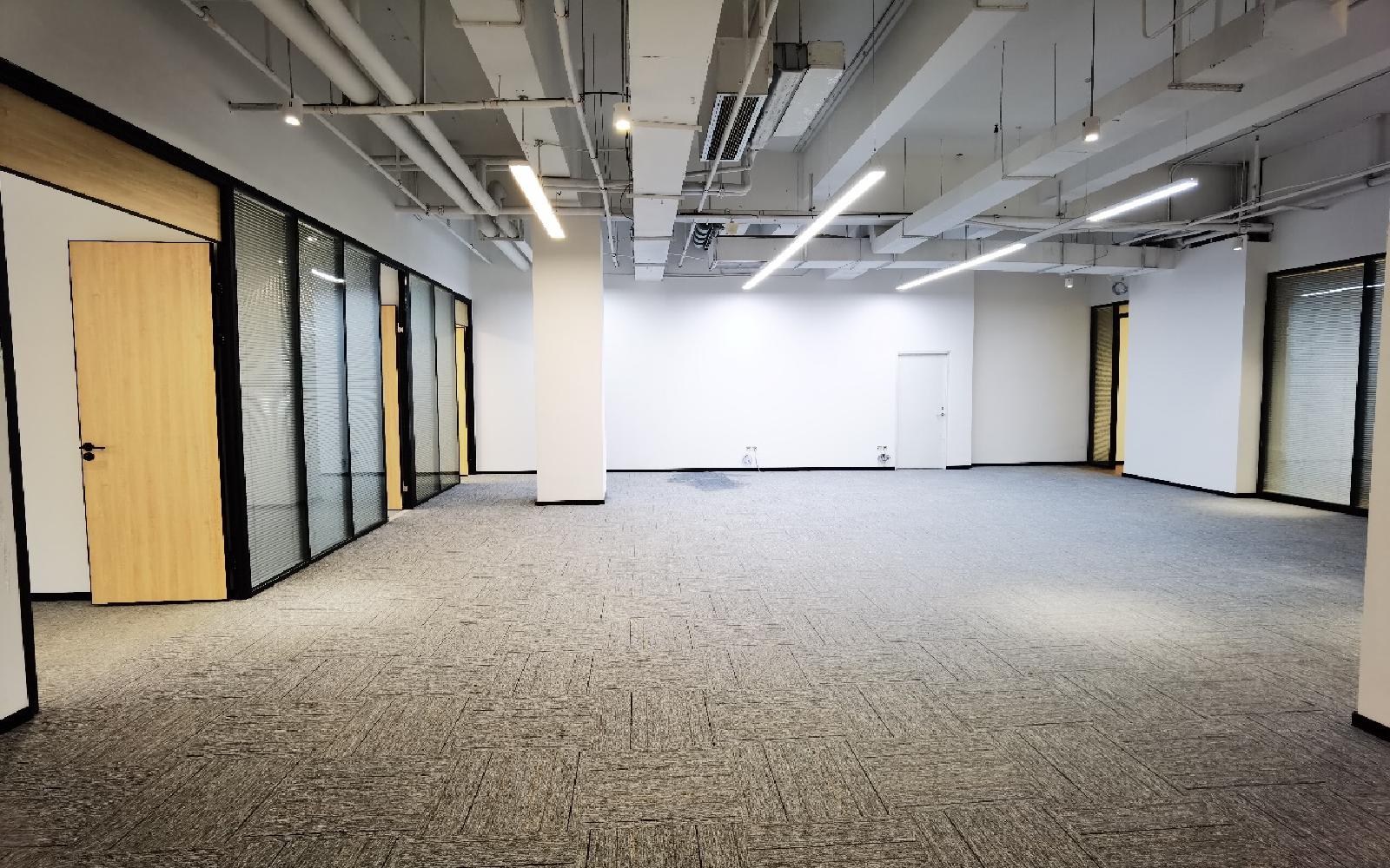民企科技园写字楼出租466平米精装办公室85元/m².月