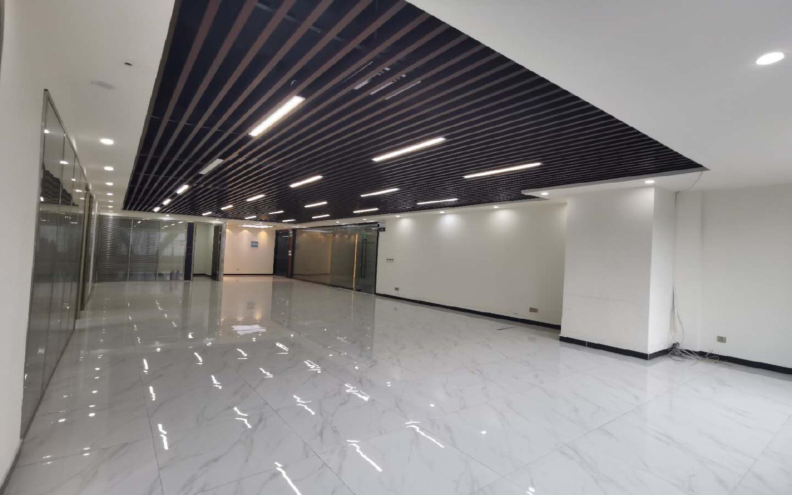 盈峰中心（原易思博软件大厦）写字楼出租363平米豪装办公室150元/m².月