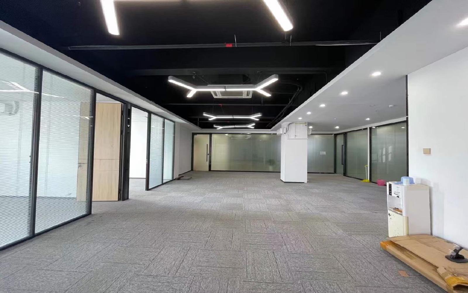 鼎盛创意园写字楼出租360平米精装办公室58元/m².月