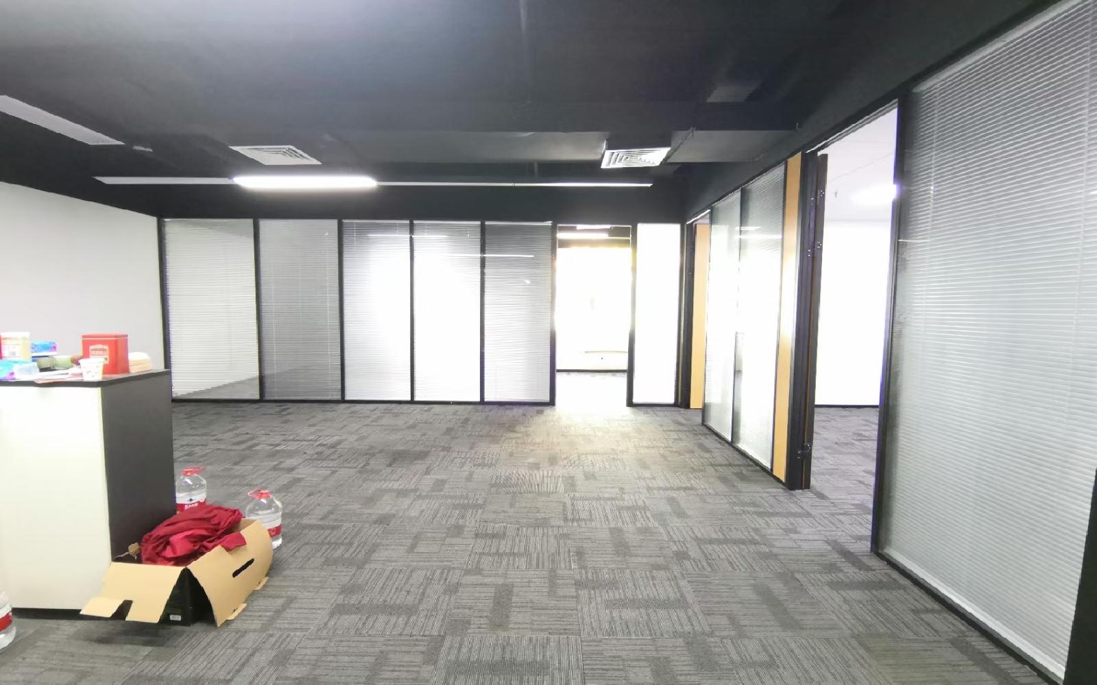 虚拟大学园写字楼出租287平米精装办公室50元/m².月