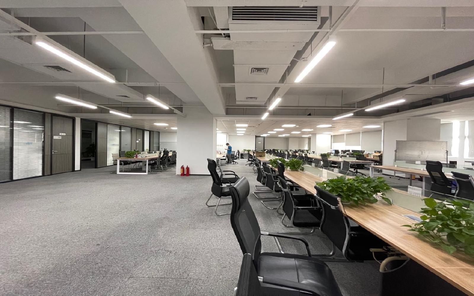 飞亚达科技大厦写字楼出租865平米精装办公室70元/m².月