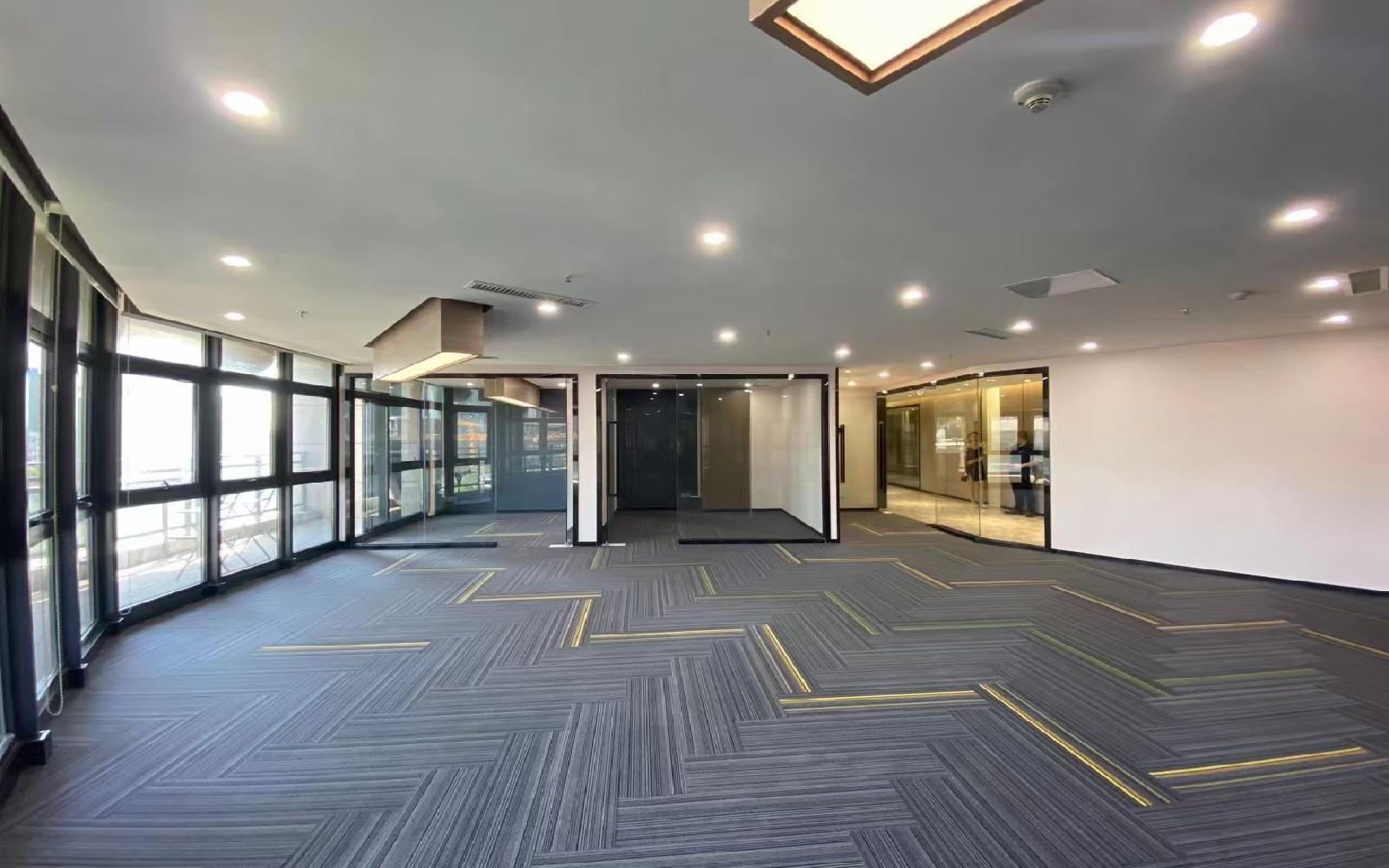 锦会-丽雅查尔顿广场写字楼出租247平米精装办公室110元/m².月