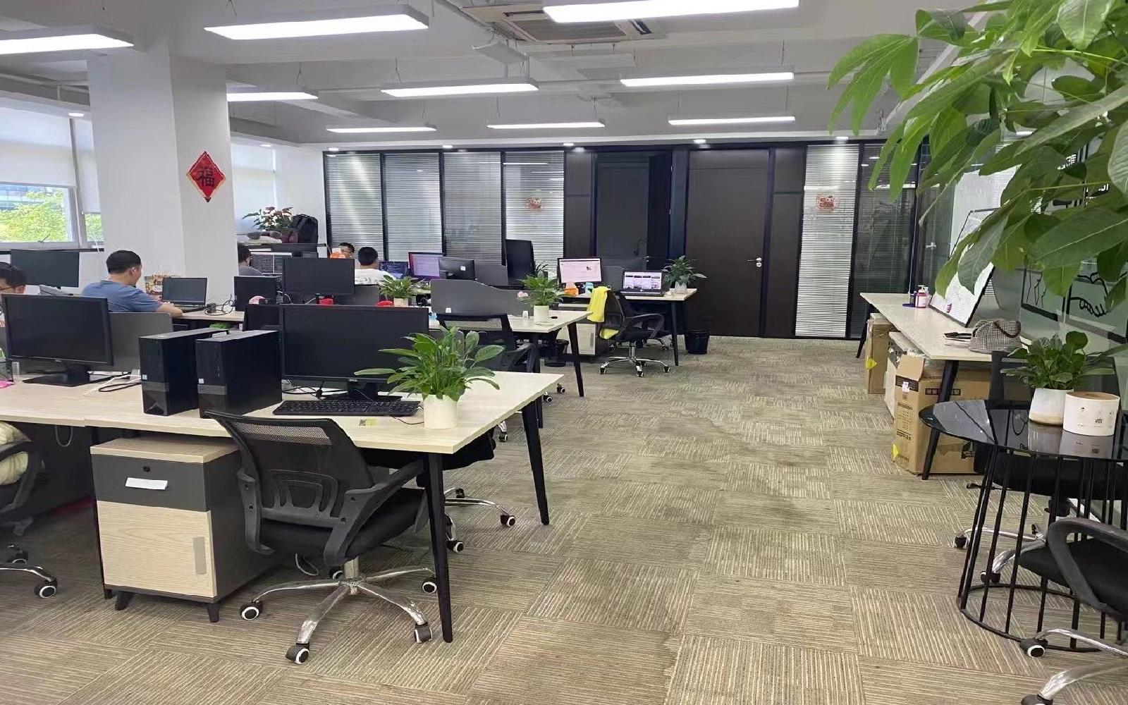 南山软件园写字楼出租288平米精装办公室78元/m².月