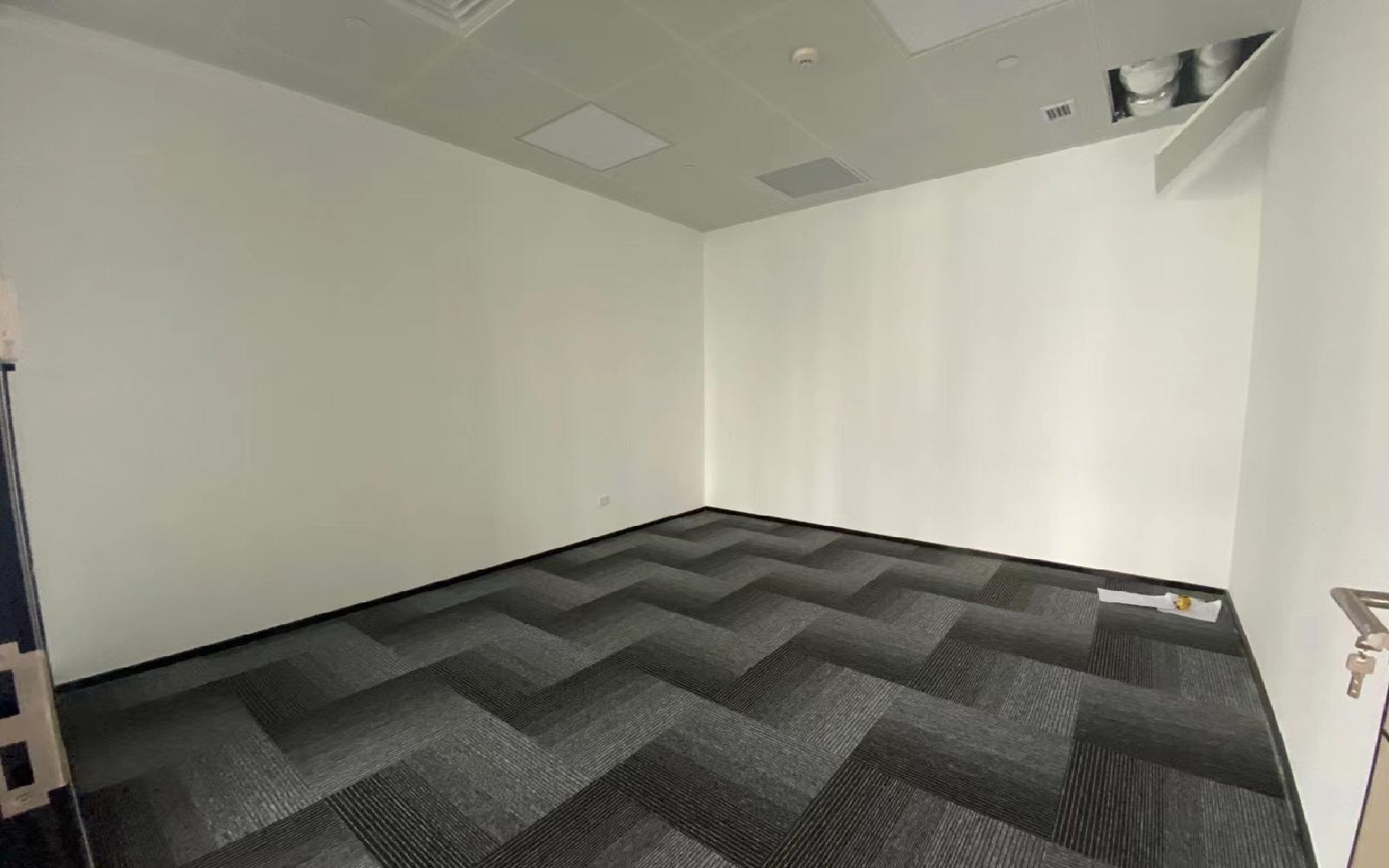 同方信息港写字楼出租464平米精装办公室135元/m².月