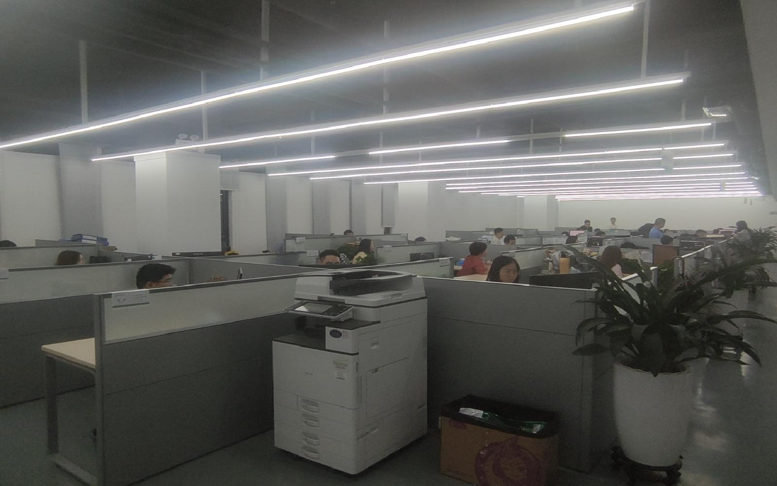 同方信息港写字楼出租875平米精装办公室120元/m².月