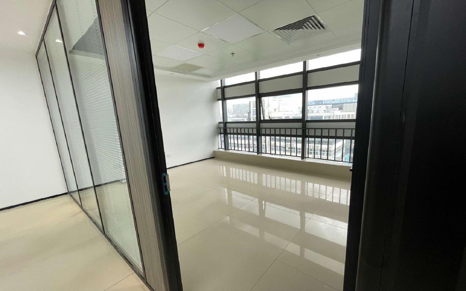 兰光科技园写字楼出租361平米精装办公室49元/m².月