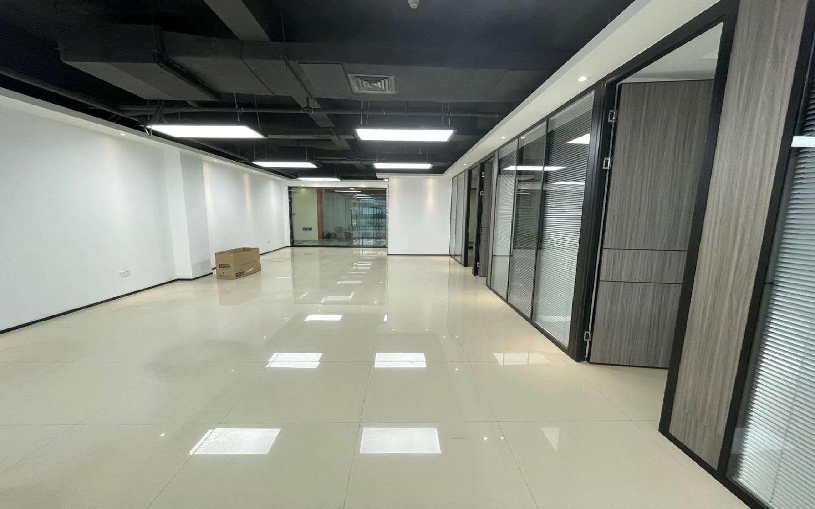 兰光科技园写字楼出租326平米豪装办公室49元/m².月