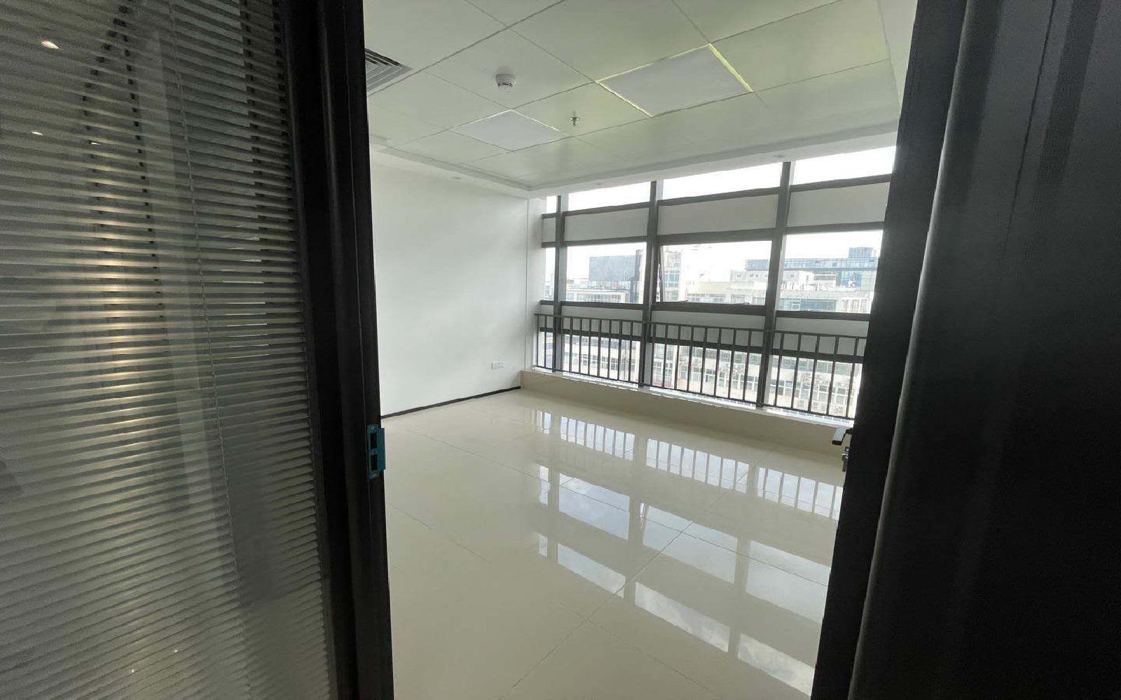 兰光科技园写字楼出租326平米豪装办公室49元/m².月