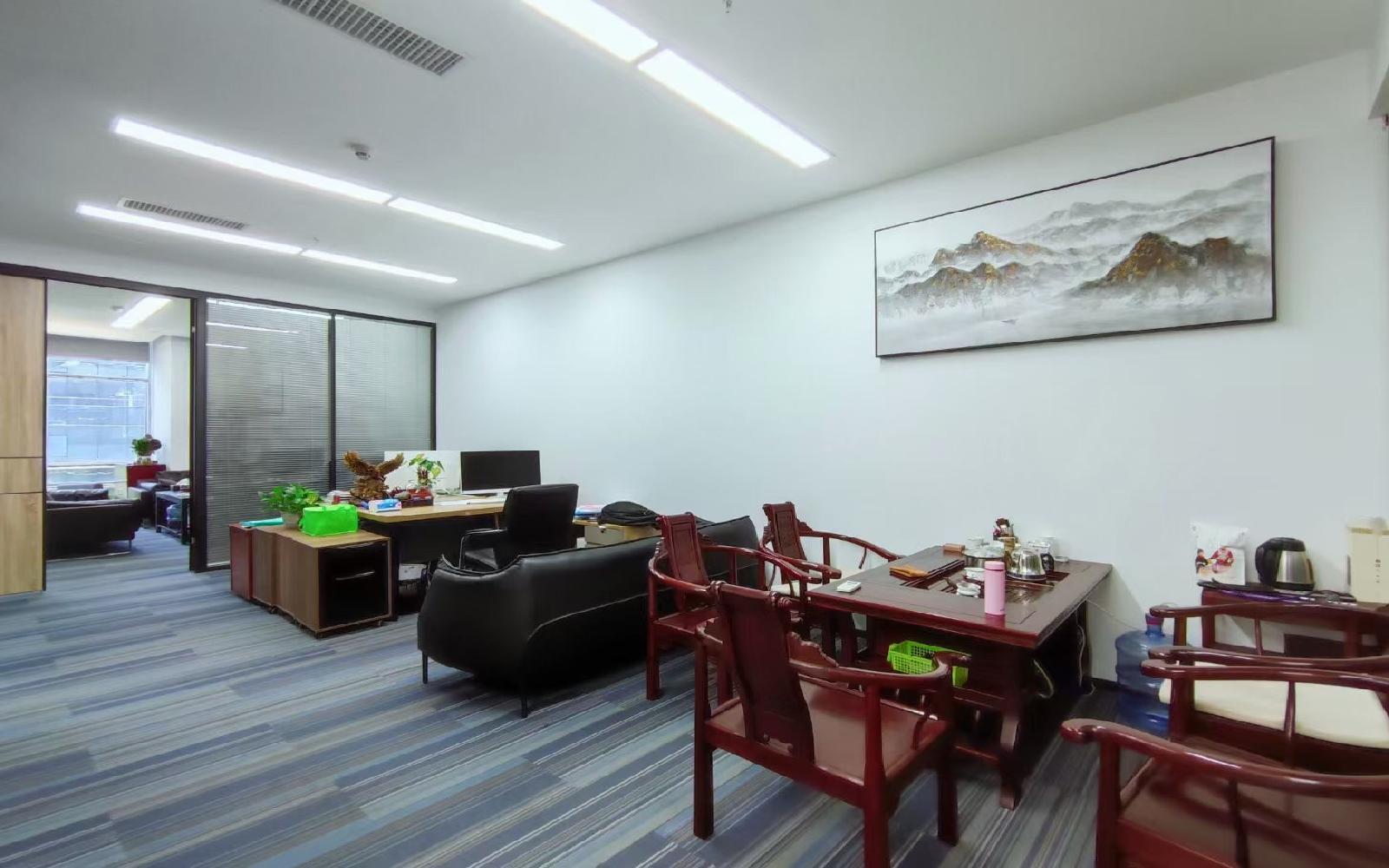 智慧广场写字楼出租220平米精装办公室88元/m².月