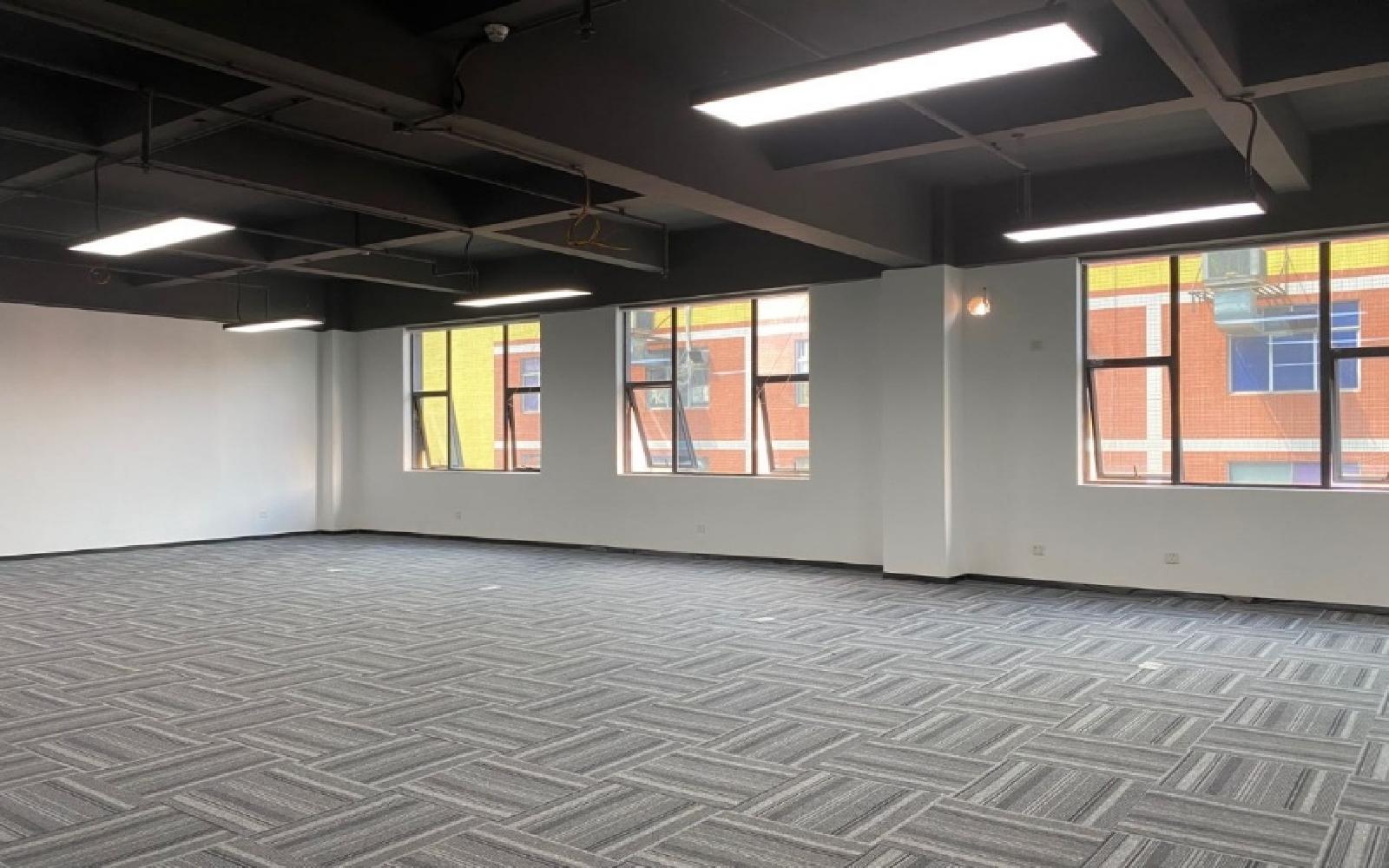 虚拟大学园写字楼出租360平米精装办公室56元/m².月