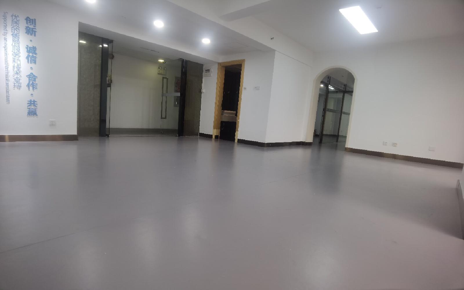 瑞思中心写字楼出租141平米精装办公室140元/m².月