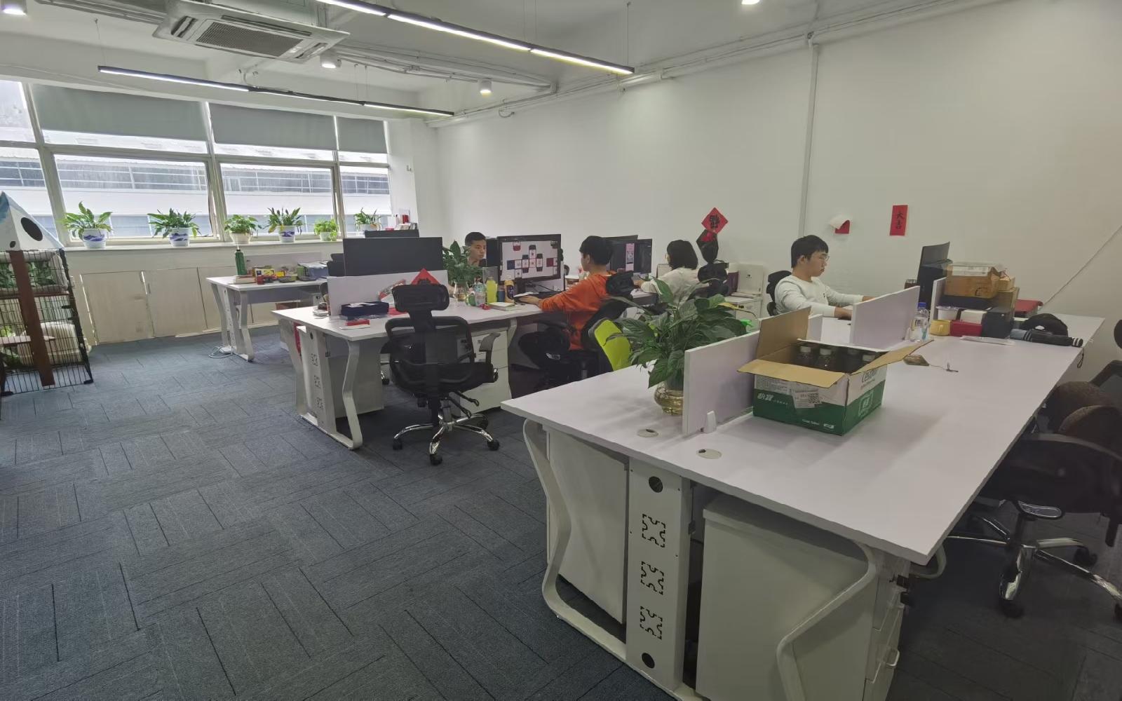 南山软件园写字楼出租186平米精装办公室55元/m².月
