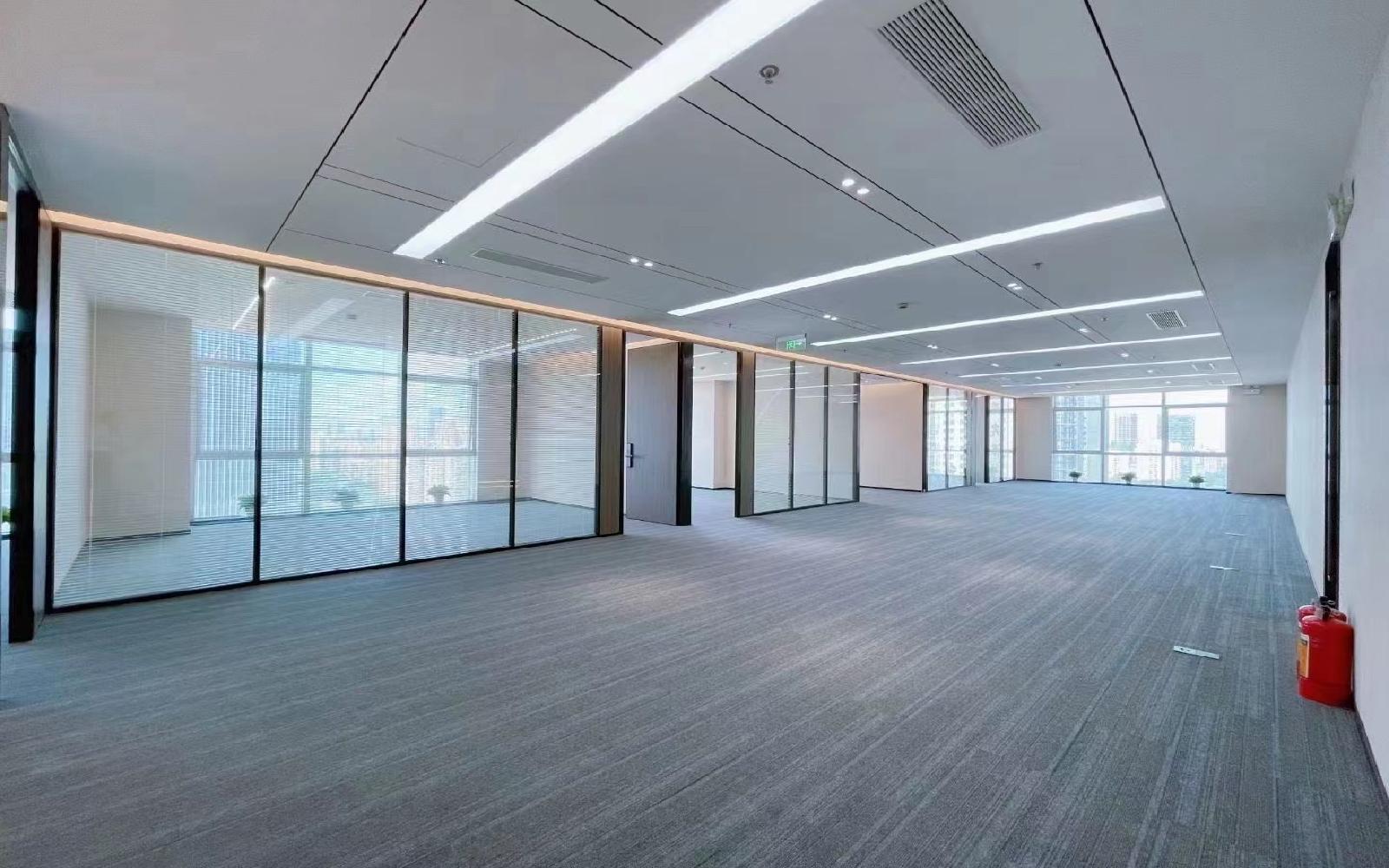 中电照明大厦写字楼出租522平米豪装办公室90元/m².月