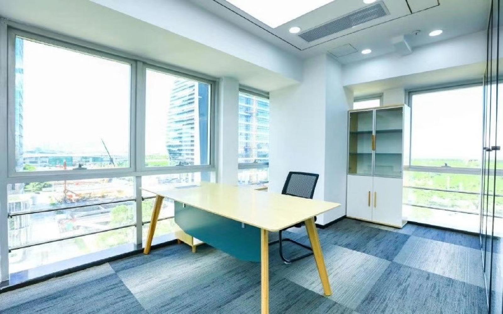 中电照明大厦写字楼出租685平米豪装办公室90元/m².月