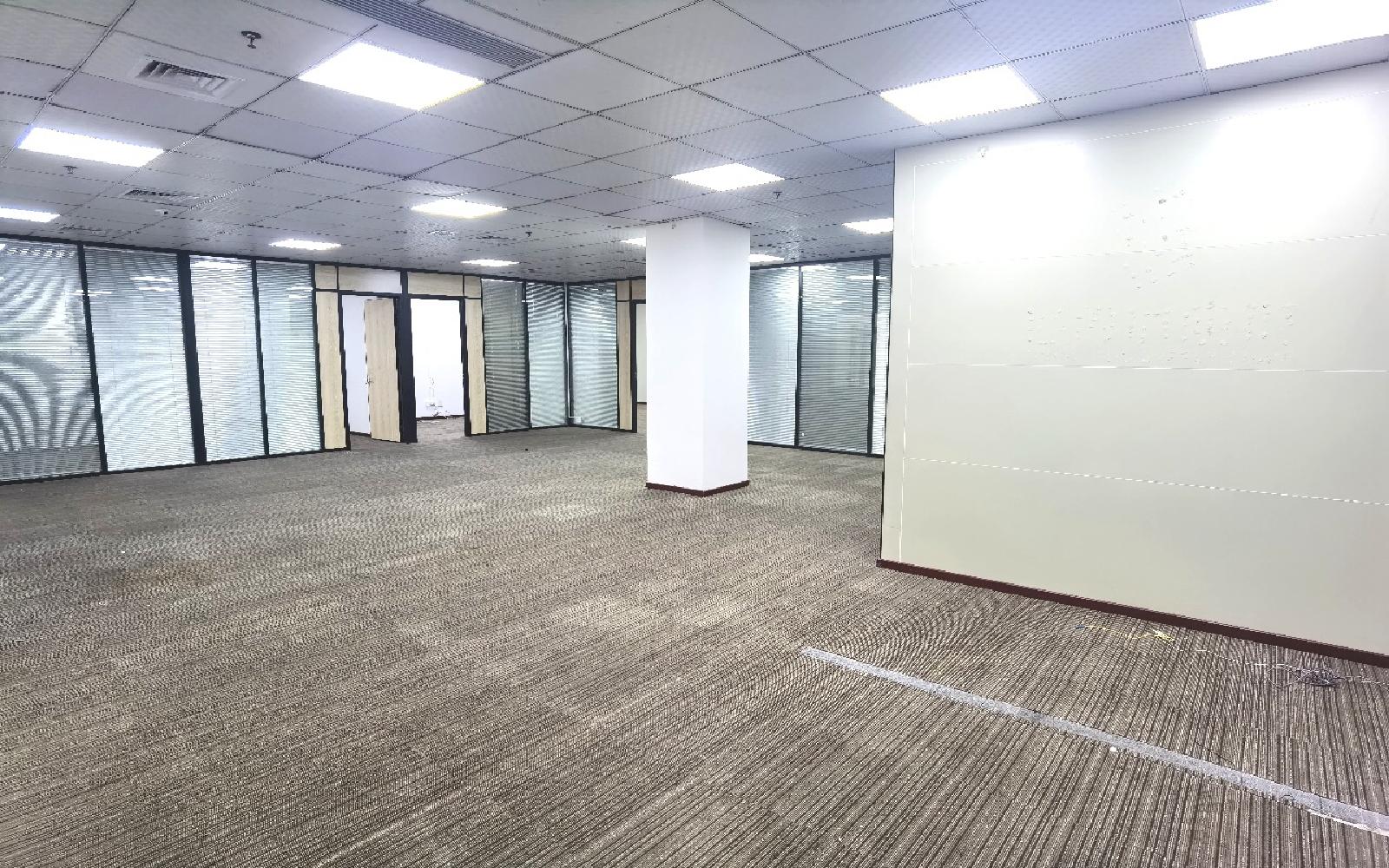 TCL大厦写字楼出租466平米精装办公室130元/m².月