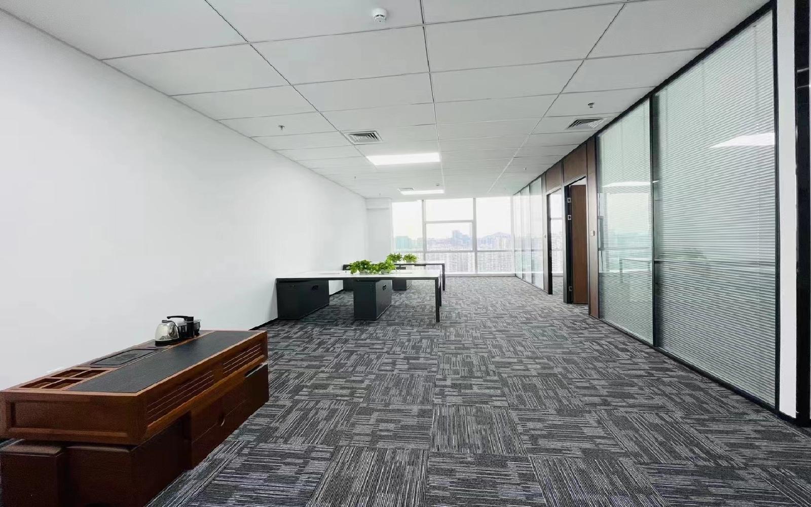 威盛科技大厦写字楼出租322平米豪装办公室70元/m².月