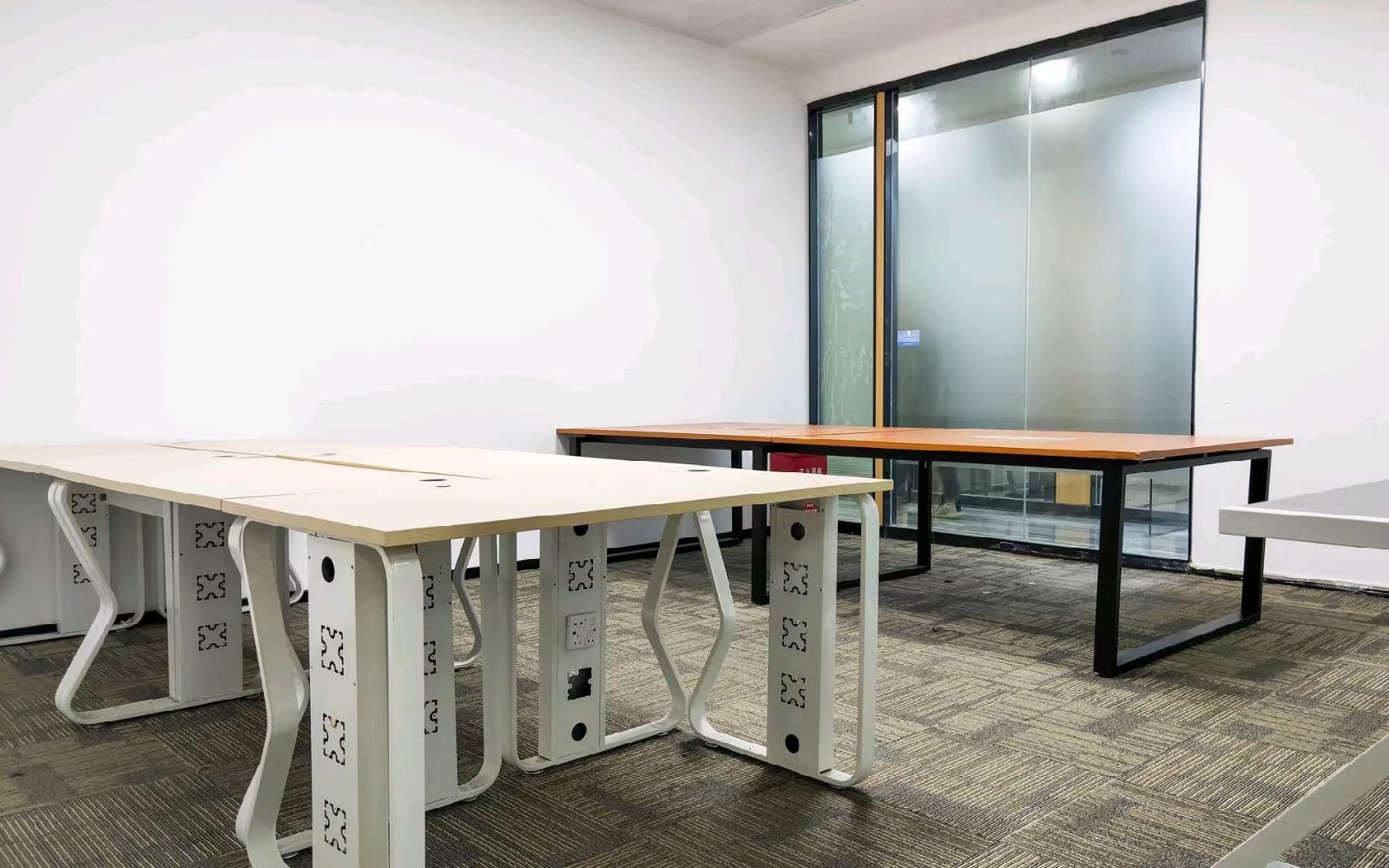 南山云谷创新产业园（一期）写字楼出租640平米精装办公室55元/m².月
