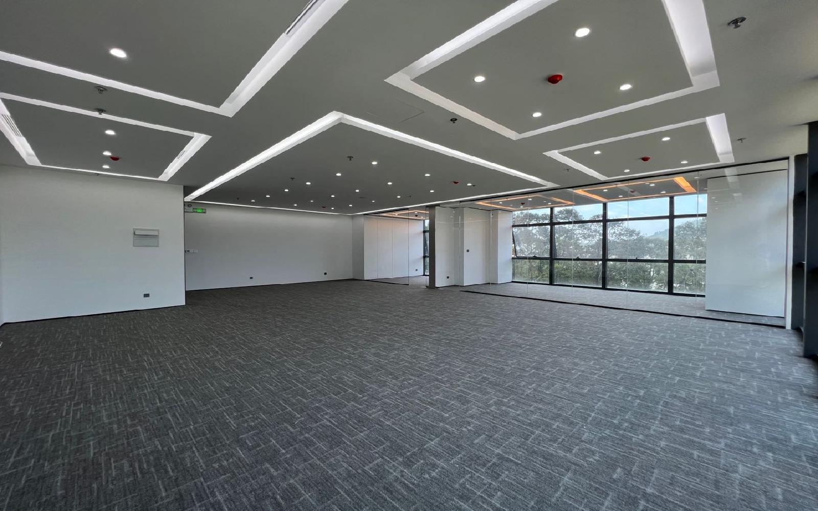 绿景广场写字楼出租382平米精装办公室98元/m².月